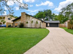 2735 Triway Lane, Houston TX 77043