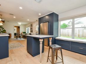 2735 Triway Lane, Houston TX 77043