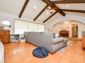 2735 Triway Lane, Houston TX 77043