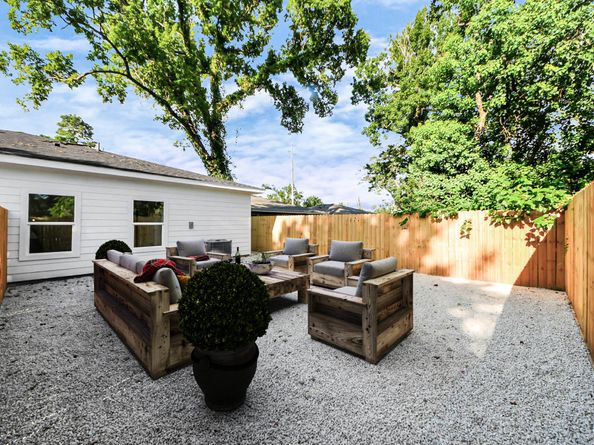 9409 Caddo Road, Houston TX 77078
