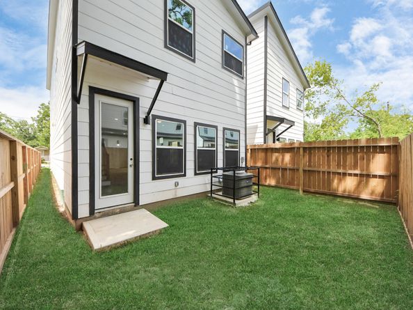 4012 Mckinley Street, Houston TX 77051