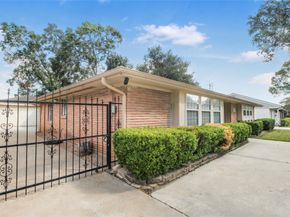 5738 Willowbend Boulevard, Houston TX 77096
