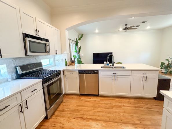 1128 W 26th Street, Houston TX 77008