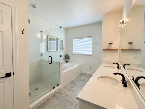 1128 W 26th Street, Houston TX 77008