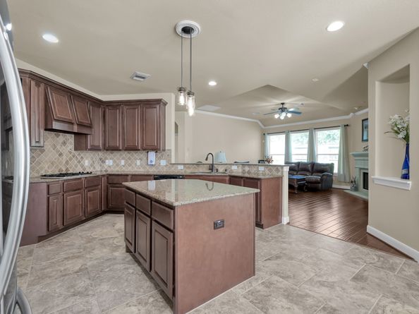 2413 W Bramlet Drive, Conroe TX 77304
