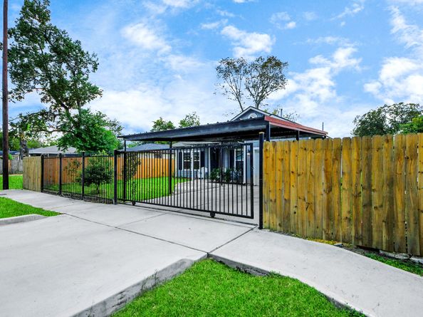 7206 Bywood Street, Houston TX 77028