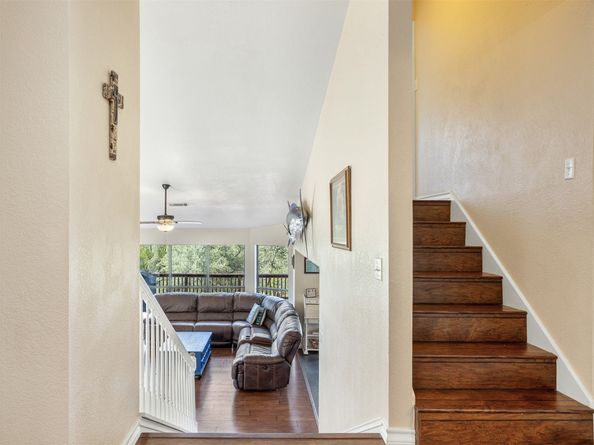 156 Lakefront Drive, Point Venture TX 78645