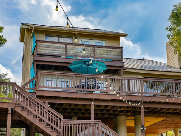 156 Lakefront Drive, Point Venture TX 78645
