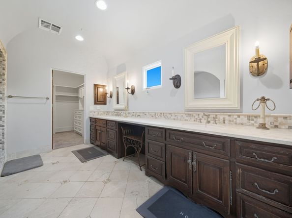 2370 Bolsover Street, Houston TX 77005