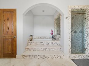 2370 Bolsover Street, Houston TX 77005