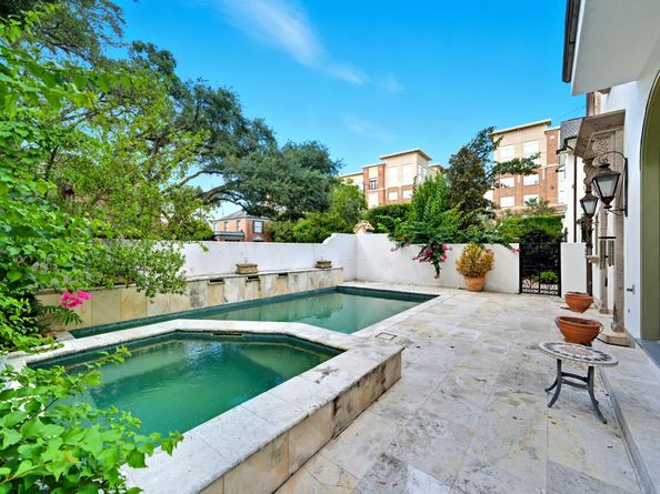 2370 Bolsover Street, Houston TX 77005