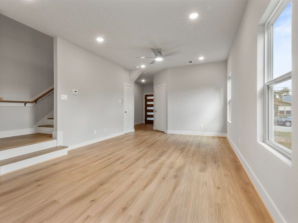 1222 E 33rd Street, Houston TX 77022