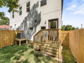 1222 E 33rd Street, Houston TX 77022