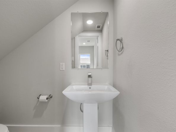 1222 E 33rd Street, Houston TX 77022