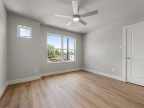 1222 E 33rd Street, Houston TX 77022