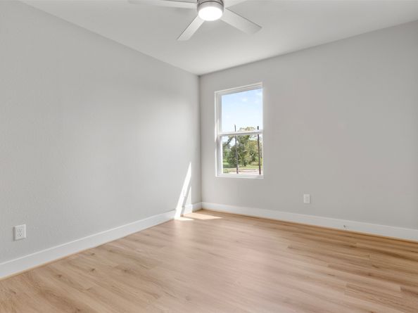 1222 E 33rd Street, Houston TX 77022