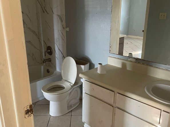 12660 Ashford Point Drive 413, Houston TX 77082