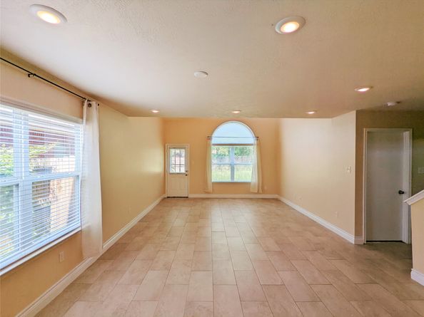 8815 Lyndonnille Falls Lane, Houston TX 77078