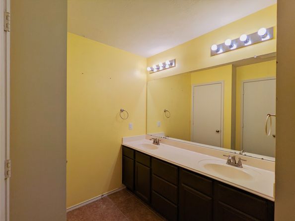 8815 Lyndonnille Falls Lane, Houston TX 77078