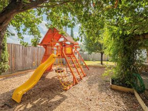 3322 Garden Crest Lane, Houston TX 77018