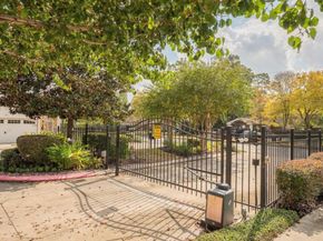 3322 Garden Crest Lane, Houston TX 77018