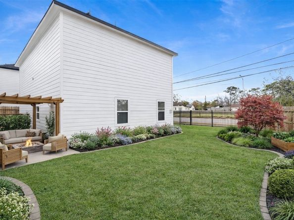 6320 Laura Koppe Road, Houston TX 77016