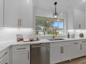 5042 Briarbend Drive, Houston TX 77035