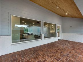 5042 Briarbend Drive, Houston TX 77035