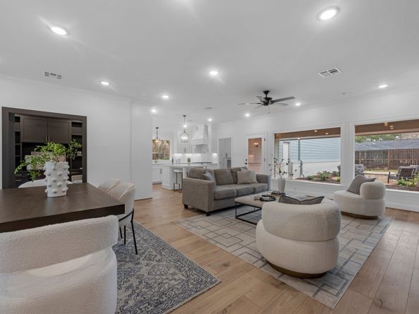 5042 Briarbend Drive, Houston TX 77035