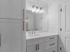 5042 Briarbend Drive, Houston TX 77035