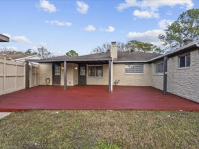 15514 Diana Lane, Houston TX 77062