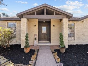 15514 Diana Lane, Houston TX 77062