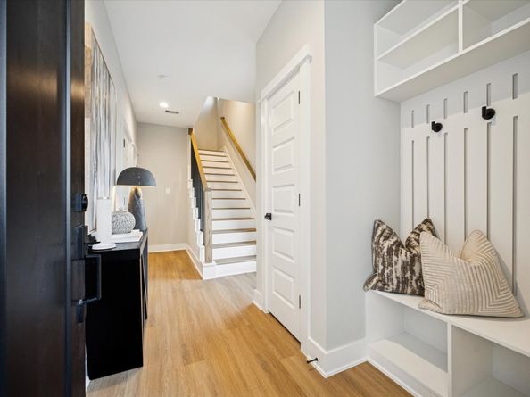 719 Thornton Road B, Houston TX 77018