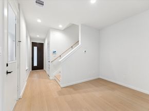 817 Thornton Road F, Houston TX 77018