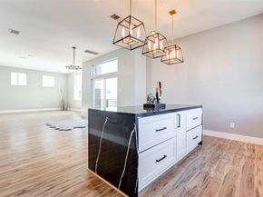 5522 Kiam Street A, Houston TX 77007