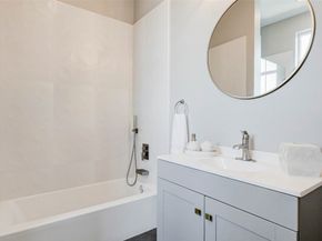 5522 Kiam Street A, Houston TX 77007