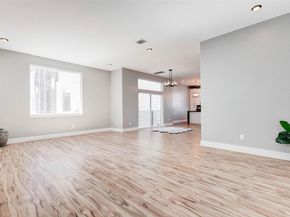 5522 Kiam Street A, Houston TX 77007