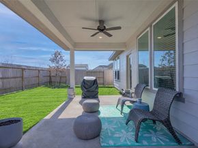 2818 Bluebonnet Ridge Drive, Conroe TX 77304