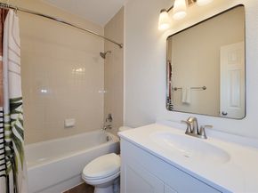 3002 Royal Oaks Crest, Houston TX 77082