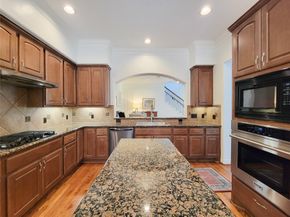 3002 Royal Oaks Crest, Houston TX 77082