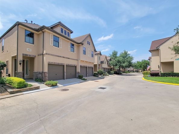 3002 Royal Oaks Crest, Houston TX 77082