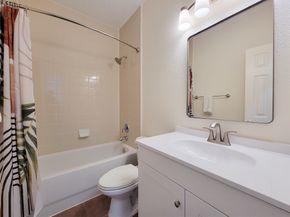 3002 Royal Oaks Crest, Houston TX 77082