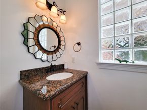 3002 Royal Oaks Crest, Houston TX 77082