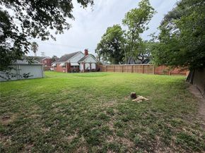 500 Fairbanks Street, Houston TX 77009