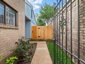 6351 Cambridge Glen Lane, Houston TX 77035