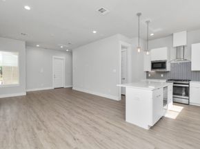 5812 Burt Street, Houston TX 77091