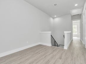 5812 Burt Street, Houston TX 77091