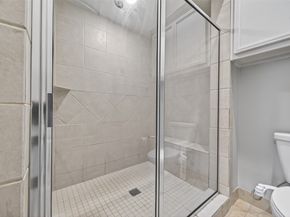 5801 Winsome Lane 202, Houston TX 77057