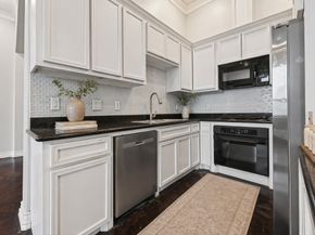 5801 Winsome Lane 202, Houston TX 77057