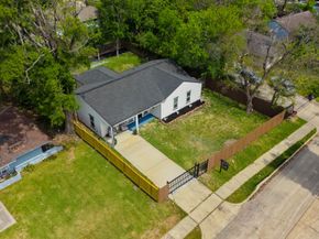 5207 Enyart Street, Houston TX 77021
